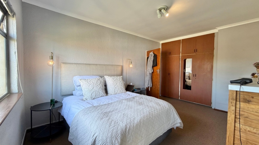 To Let 3 Bedroom Property for Rent in Longdown Western Cape